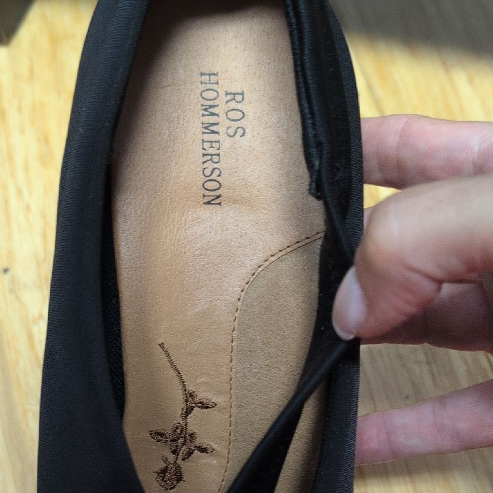 Ros Hommerson Black Satin Stretch CutOut Strap Soft Comfort Pumps Size 8.5W - Picture 6 of 8